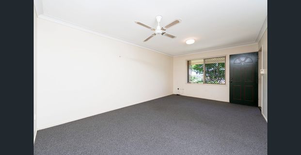 3 bedroom, 1 bathroom townhouse in Arana Hills. - Photo 1