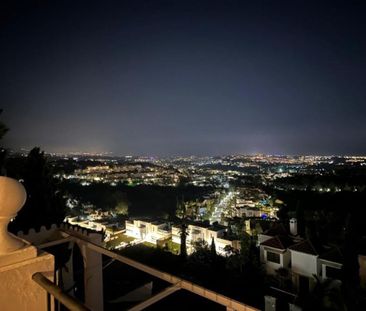 2 bedroom luxury Flat for rent in Benahavís, Andalusia - Photo 1