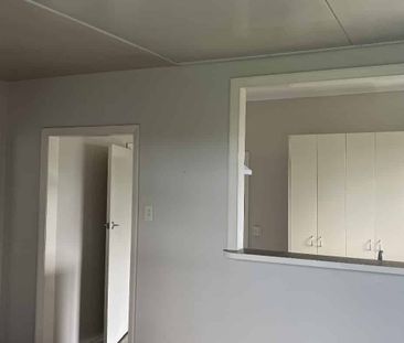 Tidy Two Bedroom Home - Photo 5