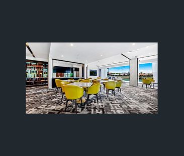 2 Bedrooms + Study Water View Apartment - Photo 4