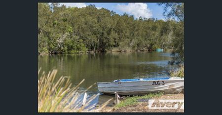 2-Bedroom Cottage with Waterfront Access - Photo 4