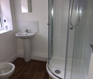 2 bedroom flat to rent - Photo 6