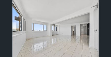 Beachside Living in the Heart of Redcliffe with Panoramic views! - Photo 2