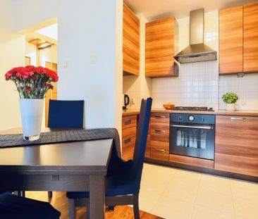 Atrakcyjne dwupokojowe mieszkanie na wynajem - Zdjęcie 2