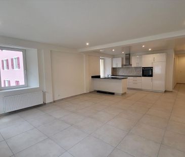 Charming renovated 2.5-room apartment in Val-de-Travers - Photo 1