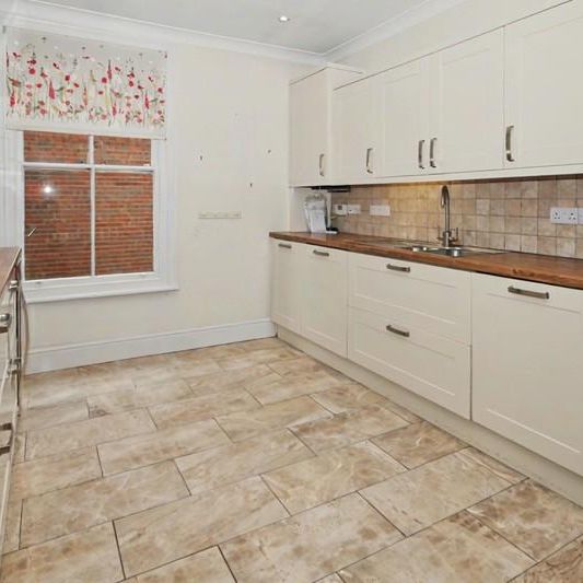 3 bedroom apartment to rent - Photo 2