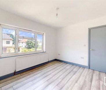 4 bedroom semi-detached house to rent - Photo 4