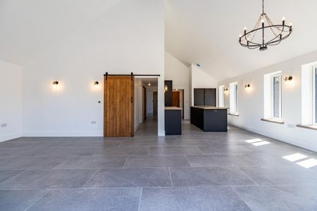 3 bedroom semi-detached bungalow to rent - Photo 5