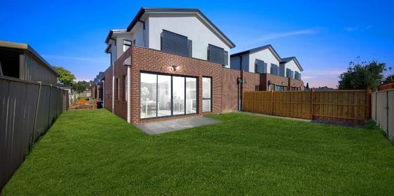 Brand New Luxury Townhouse for Lease - Photo 3