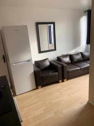 1 bedroom in a flat share to rent - Photo 1