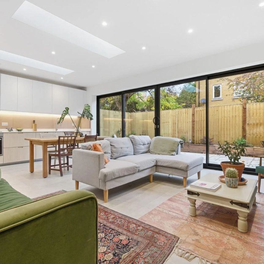 4 Bedroom House - Photo 1