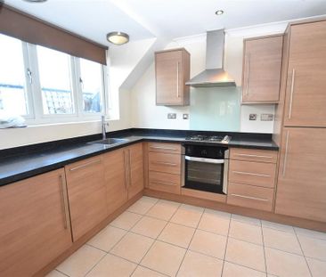 2 bedroom flat to rent - Photo 3