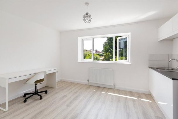 6 bedroom detached house to rent - Photo 1