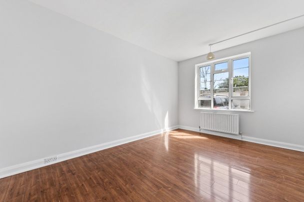 London Road, Morden, SM4 - Photo 1