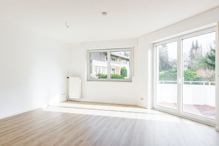 Schick renovierte Erdgeschosswohnung mit Garten in toller Lage der Sieker Schweiz in Bielefeld Ost - Photo 2