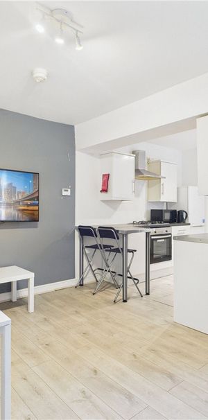 Room 1, Flat 1 - Photo 1