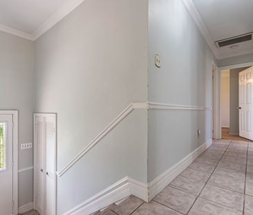 For Lease - 5638 Appleby Line, Burlington, Ontario - Photo 2