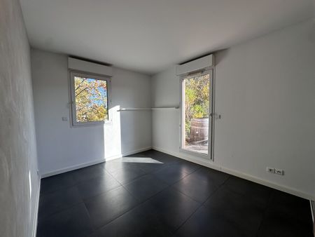 Location Appartement 4 pièces 100m² MONTPELLIER 34000 - Photo 2