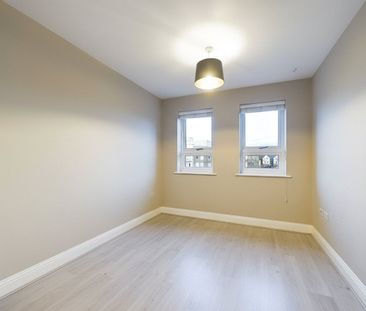 2 bedroom Flat in Raven Drive, Maidenhead - Photo 6
