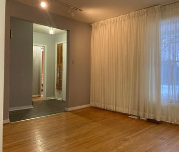 For Lease - 30 Roseglen Crescent Unit# Upper Unit, Toronto, Ontario - Photo 1