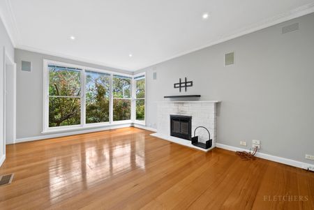 56 Bayswater Rd, Croydon VIC 3136 - House For Rent | Domain - Photo 5