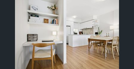 Light-filled apartment in prime inner-city location - Photo 2