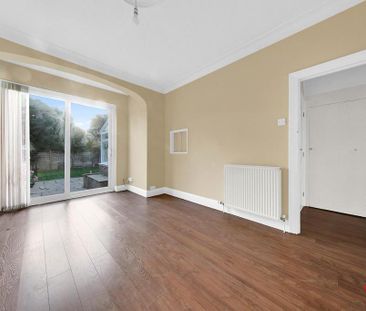 3 bedroom end of terrace house to rent - Photo 2