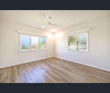 2/196 Greenslopes Street, Edge Hill, Qld 4870 - Photo 3