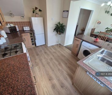 3 bedroom terraced house to rent - Photo 5