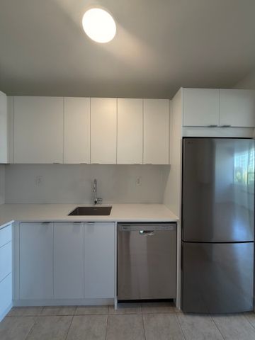 4 Overland Drive - Photo 2