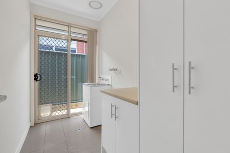 45 Hindmarsh Cct, Mawson Lakes SA 5095 - House For Rent | Domain - Photo 3