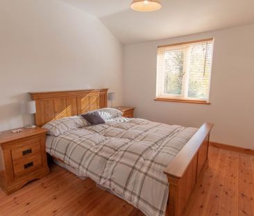 4 bedroom semi-detached house to rent - Photo 2