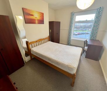 2 bedroom private hall to rent - Photo 1
