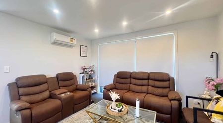 Three Bedroom Townhouse with Garage - Photo 2