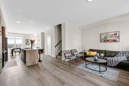 For Lease - 25 Bullate Lane, Richmond Hill, Ontario - Photo 2