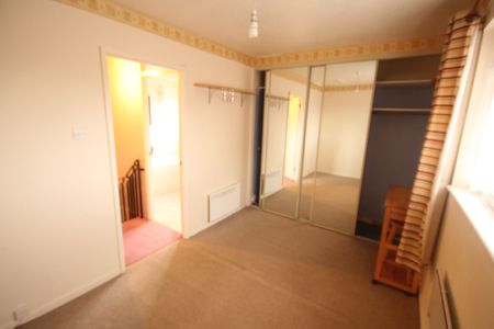 Aldenham Drive, Uxbridge, UB8 - Photo 3