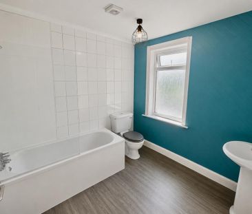 2 bedroom terraced house to rent - Photo 5