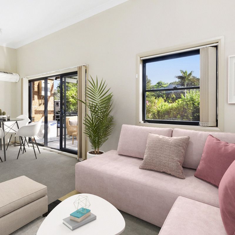 Spacious North Facing Living - Photo 1