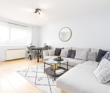 Clyfton Close, Broxbourne - Photo 2