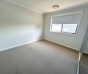MODERN TOWNHOUSE - Photo 3