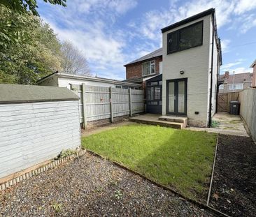 3 bedroom semi-detached house to rent - Photo 2