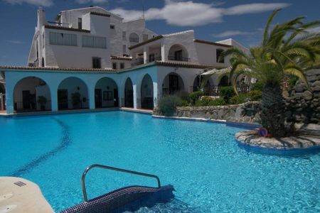 2 room luxury House for rent in Nerja, Spain - Photo 3