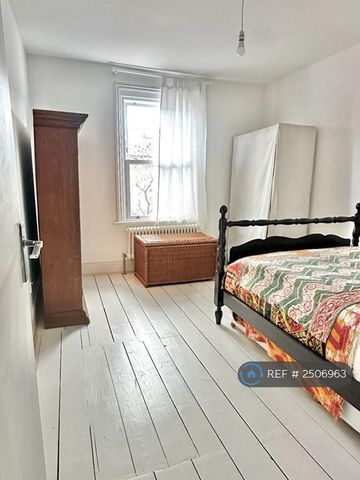 2 bedroom flat to rent - Photo 4