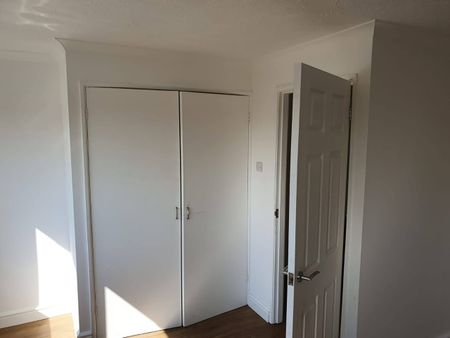 2 Bed Flat, Taranto Road, SO16 - Photo 5