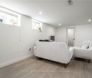 Detached Home For Lease | X8129024 - Photo 5