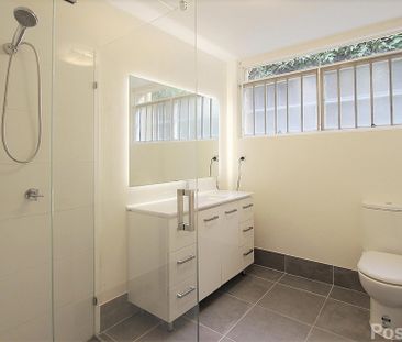 Central to Ashgrove and ground level unit! - Photo 4