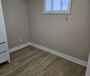 For Lease - 159 Jeffcoat Drive, Toronto, Ontario - Photo 4