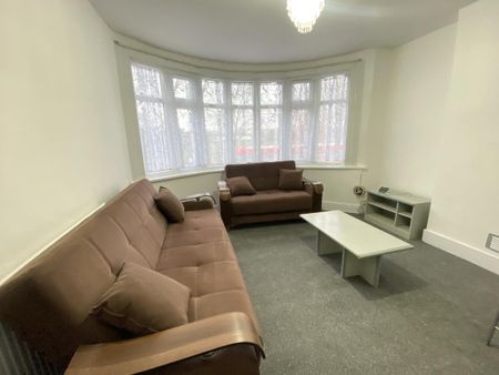 2 bedroom flat to rent - Photo 3