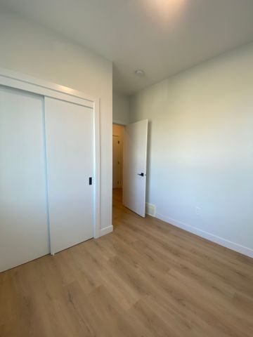 3-Bedroom Townhouse for Rent in Killarney - Photo 4