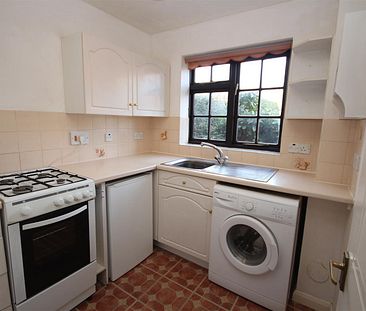 1 bedroom Terraced House to let - Photo 3